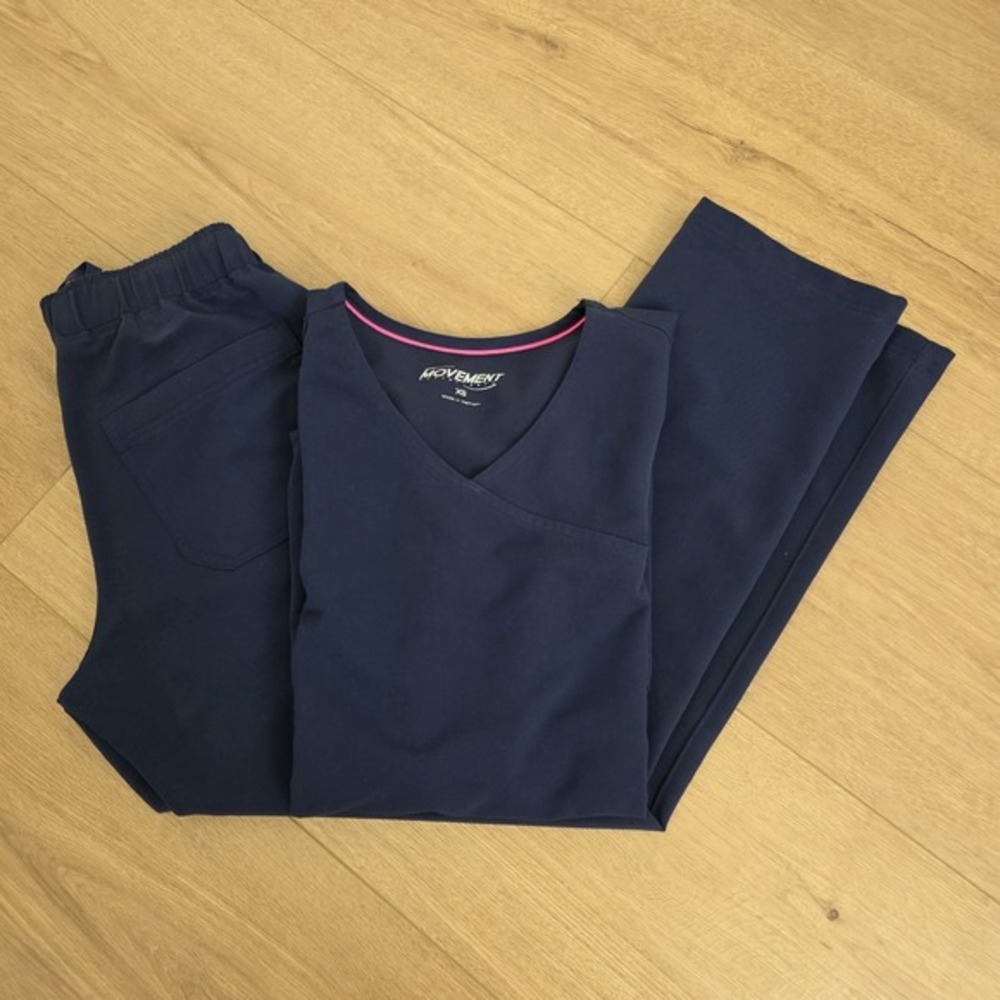 Movement Butter Soft Scrub Set Womens Size XS/P Navy Blue‎